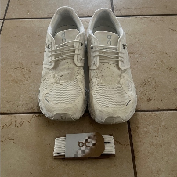 On Cloud white shoes. In great condition. - Picture 15 of 17